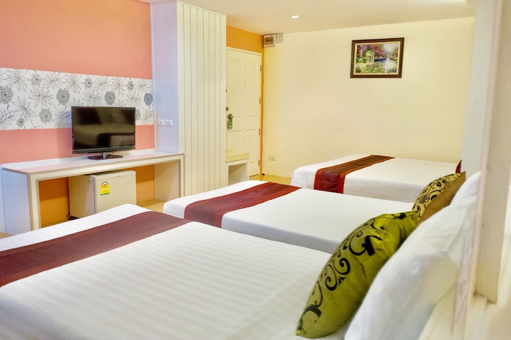 The Konnect Hotel 24/50