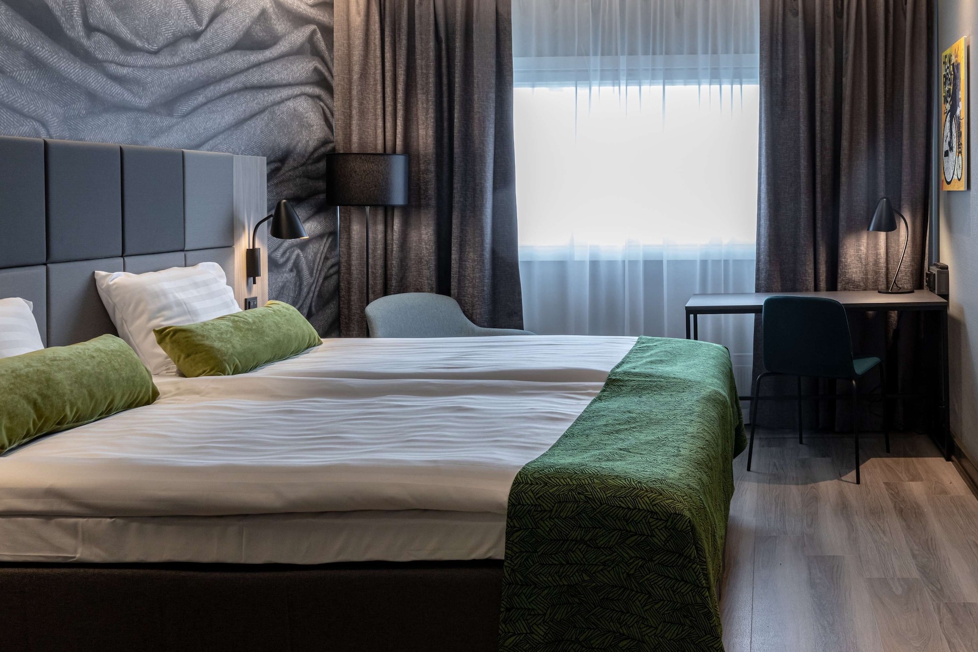ROOM, KING BED