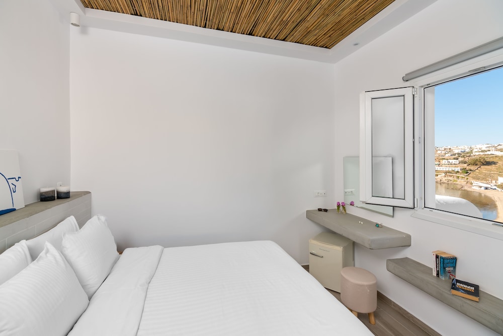 CLASSIC, DOUBLE BED, SEA VIEW