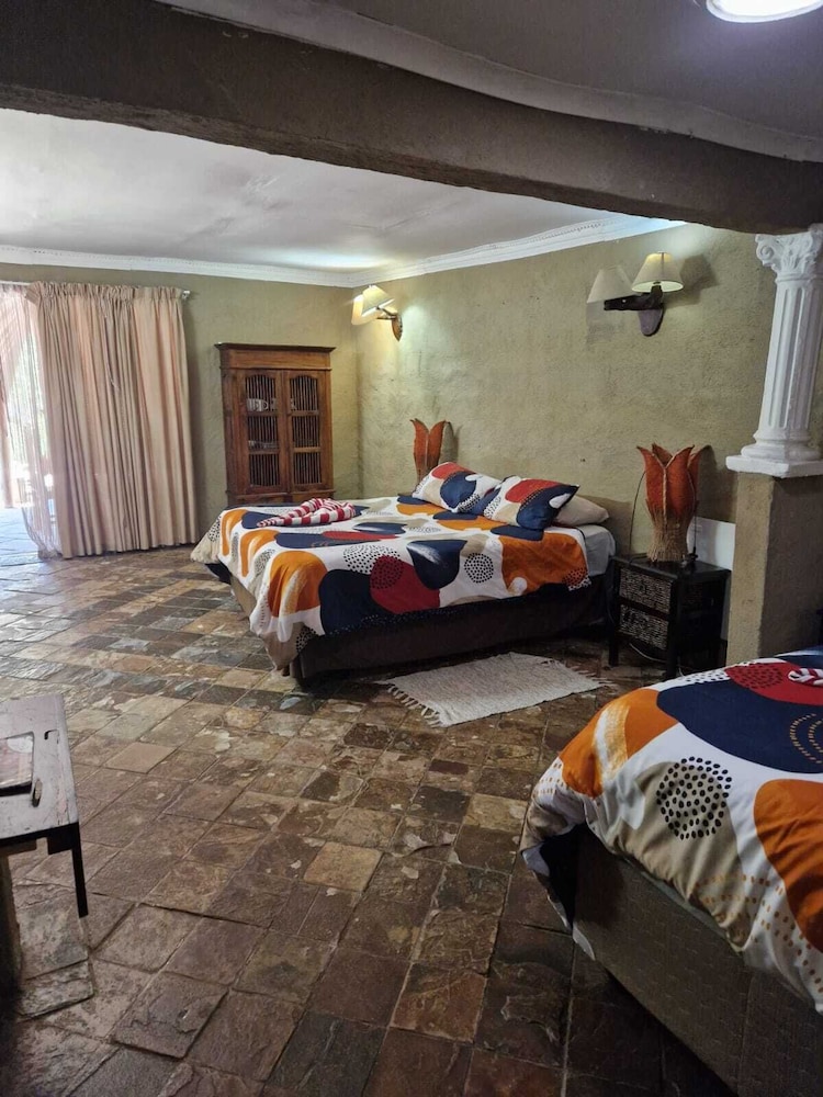 Emahlathini Guest Farm 14/49
