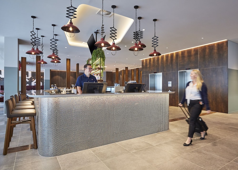 HOLIDAY INN EXPRESS NEWCASTLE 7/63