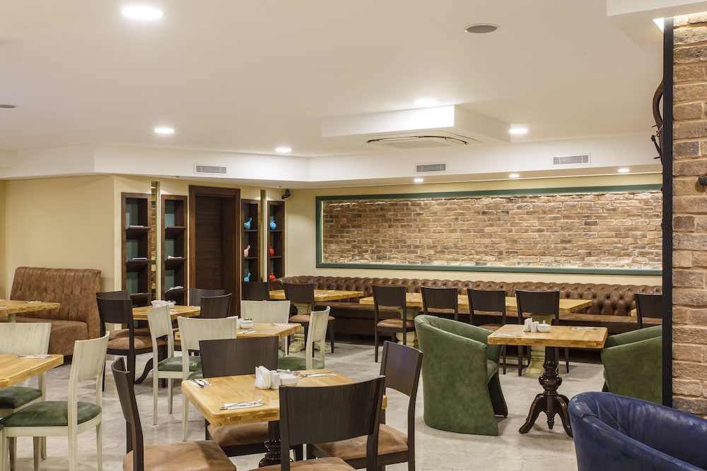 ANTROYAL HOTEL 41/50