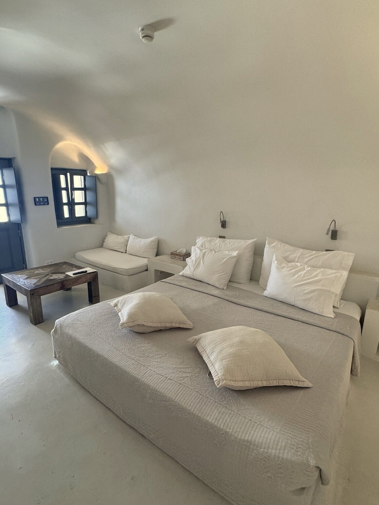 Spa, Premium, King Bed, Caldera View, Indoor Jetted Tub, Balcony