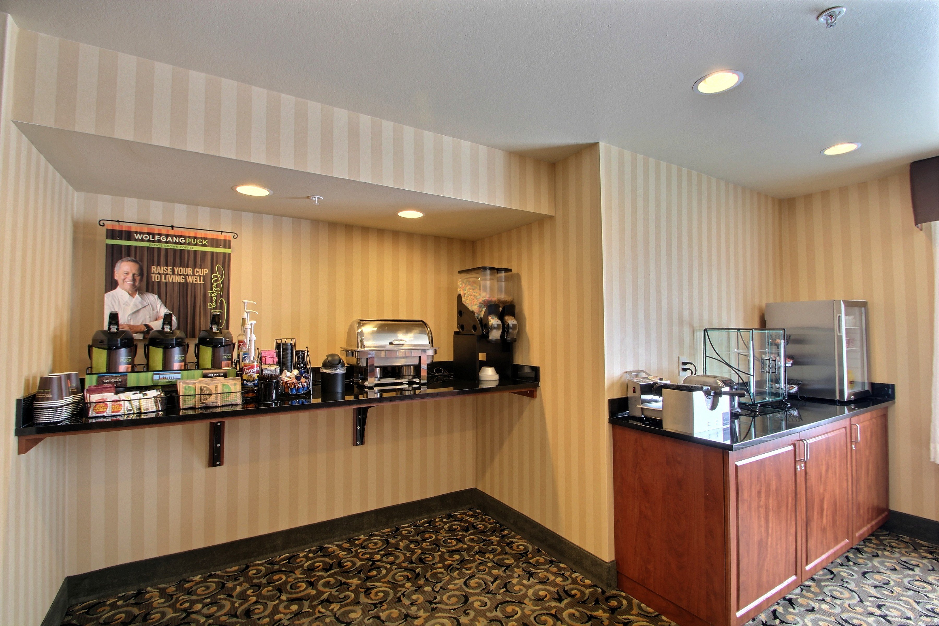 Cobblestone Inn & Suites -- Brillion, WI 33/40