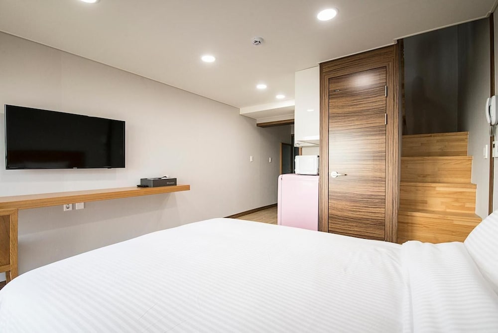 W Ocean Pension 7/31