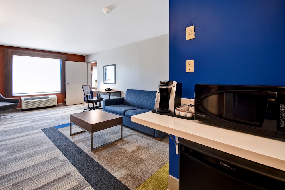 Holiday Inn Express Suites Schererville 40/57
