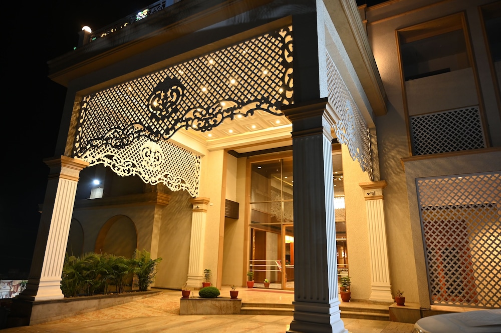 Hotel Pahadi 1/25