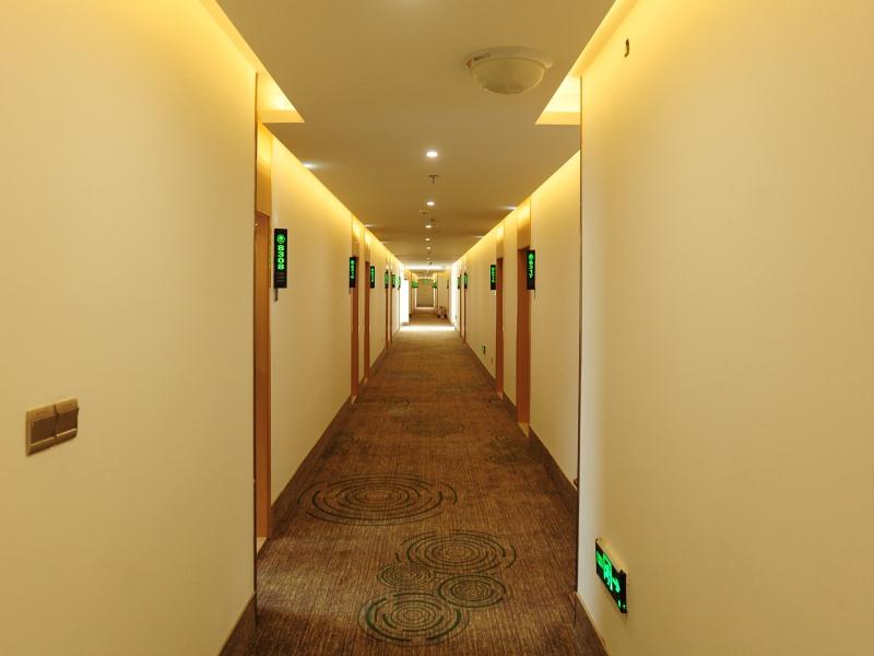 GreenTree Inn Baoding Qingyuan District Jianshe North Road Express Hotel 37/40