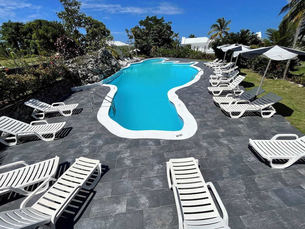 Jamaica Palace Hotel 63/66