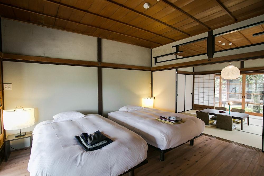 Semi Room, Grand, 2 Semi Double Beds