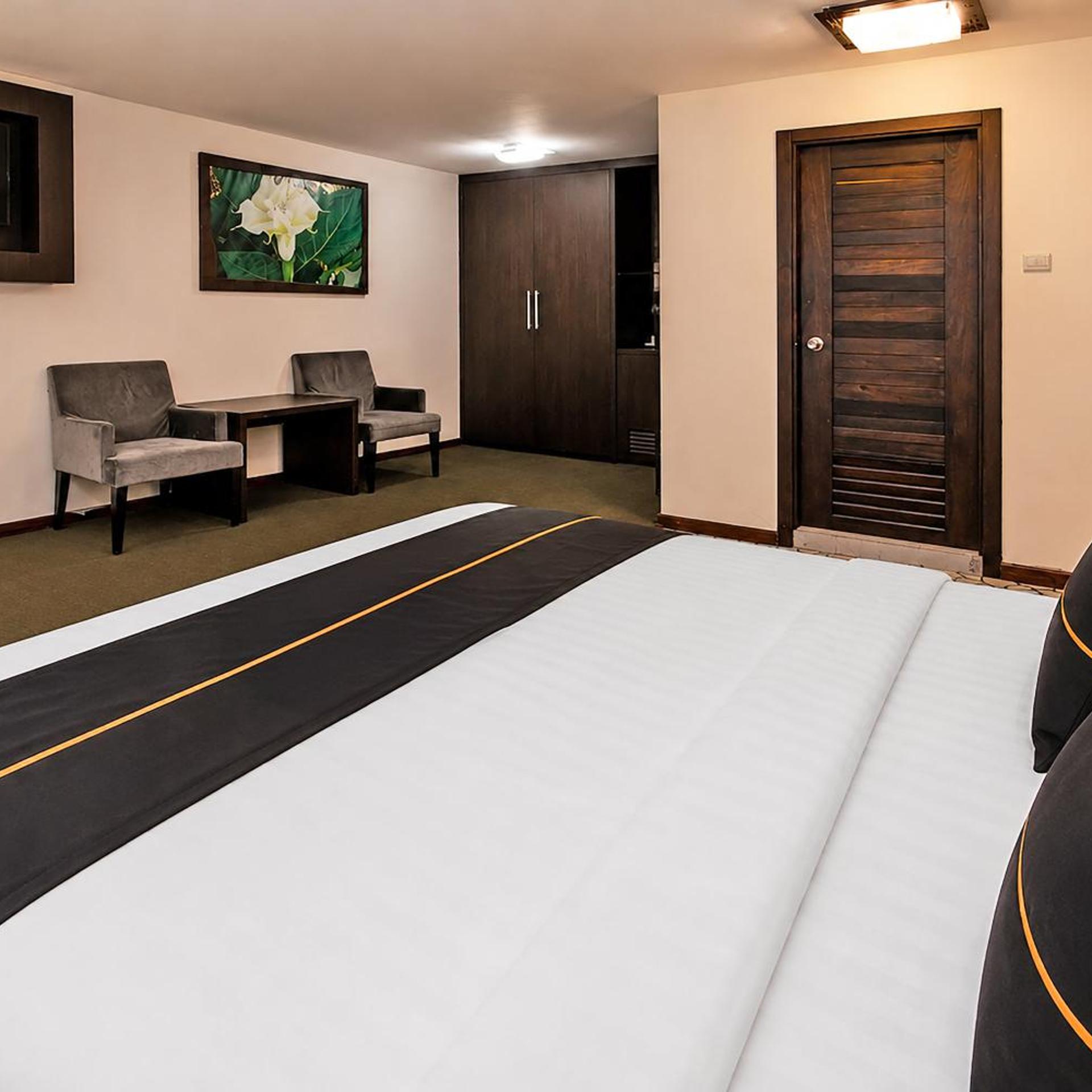 OYO 89411 900 Inn 19/50
