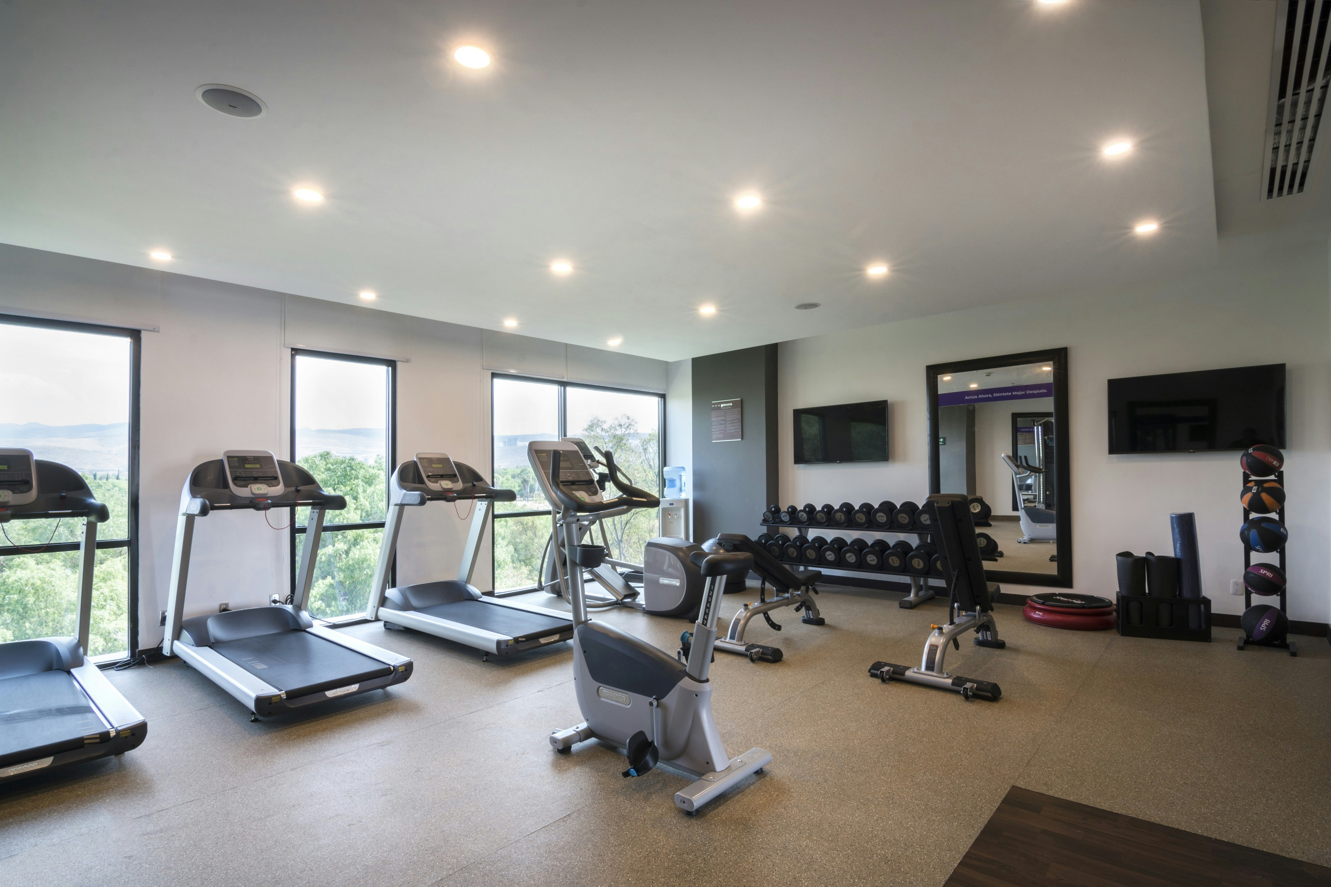 Hampton Inn And Suites San Luis Potosi Slp 37/53
