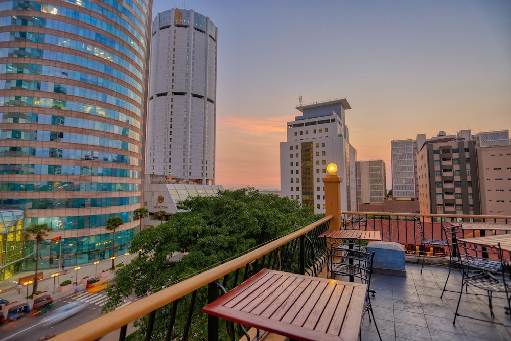 Colombo City Hotel 45/49