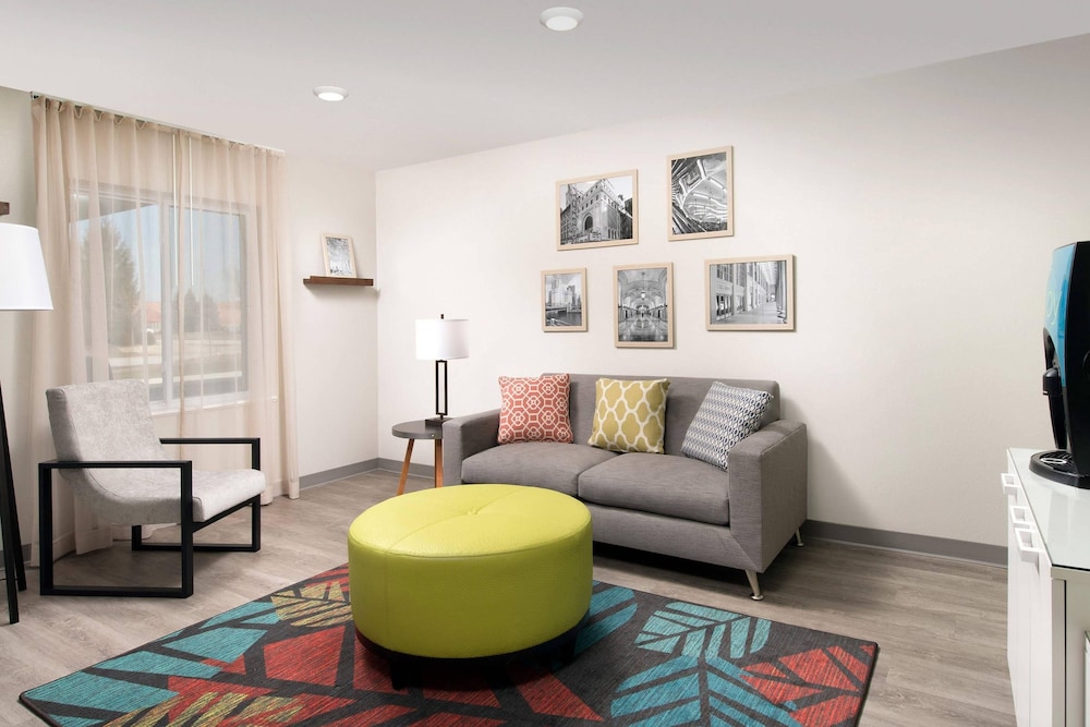 WoodSpring Suites Chicago Tinley Park 33/39
