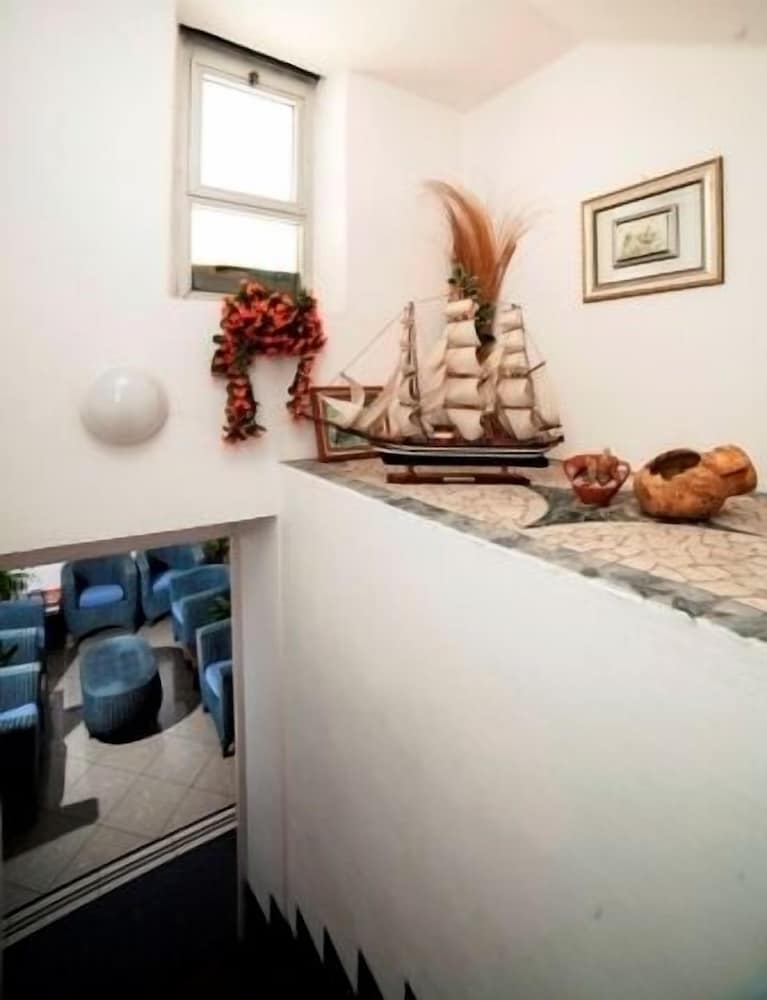 Hotel Villa Rosa 33/40