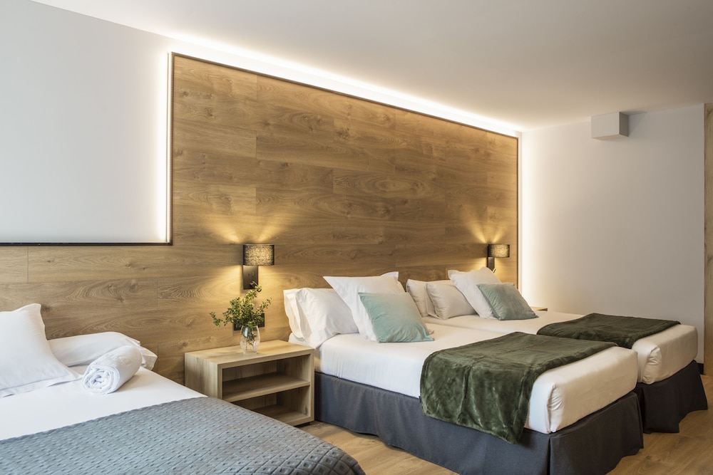 Acta Arthotel 16/50