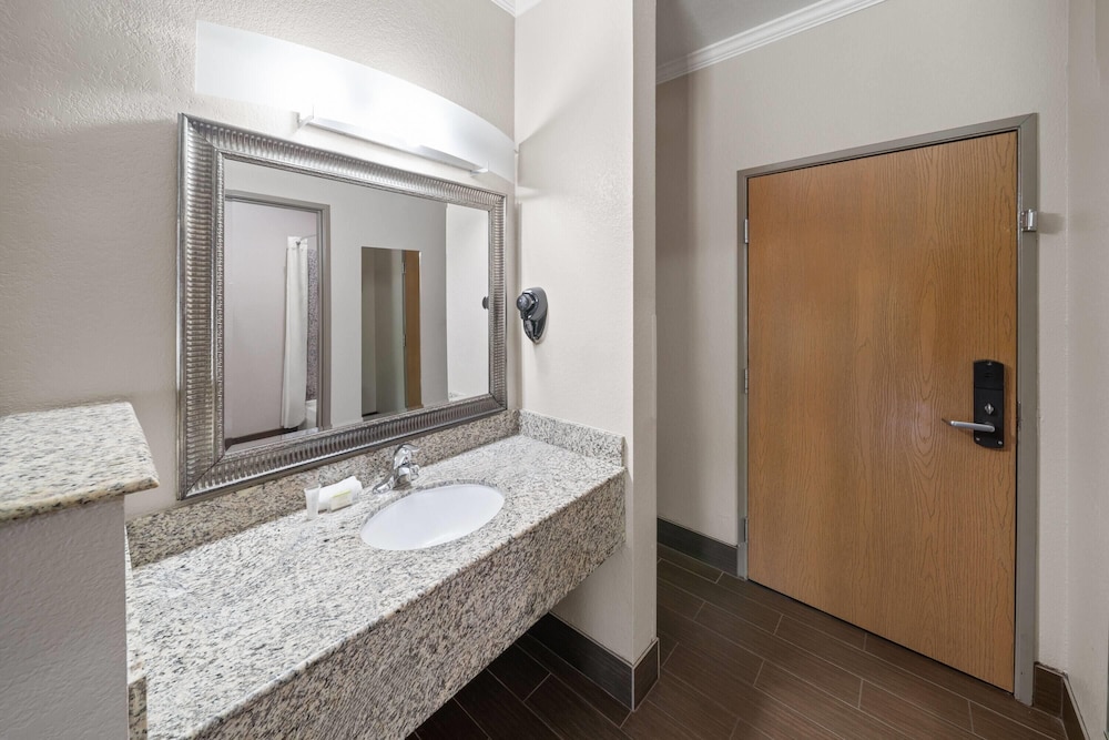 غرفة بسريرين كينج، Super 8 By Wyndham San Antonio/Alamodome Area 10/10