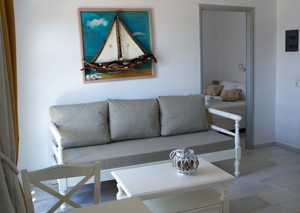 Sun and Moon Villas and Suites 42/72