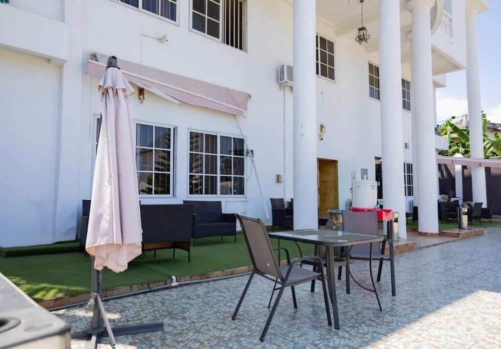 Villa Angelia Hotel 34/36