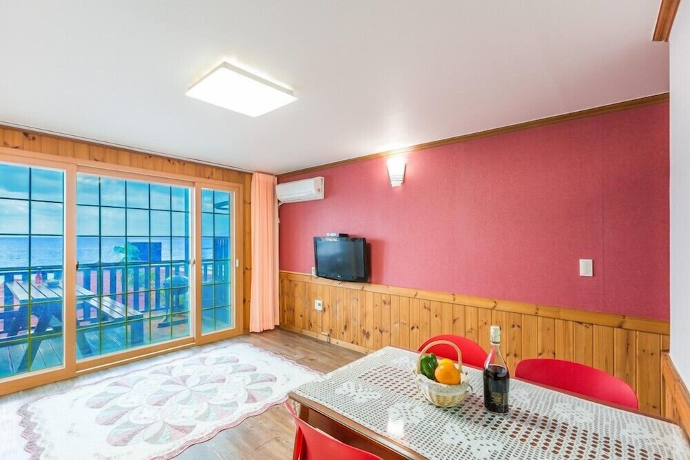 Yeongdeok Sora Pension 30/50