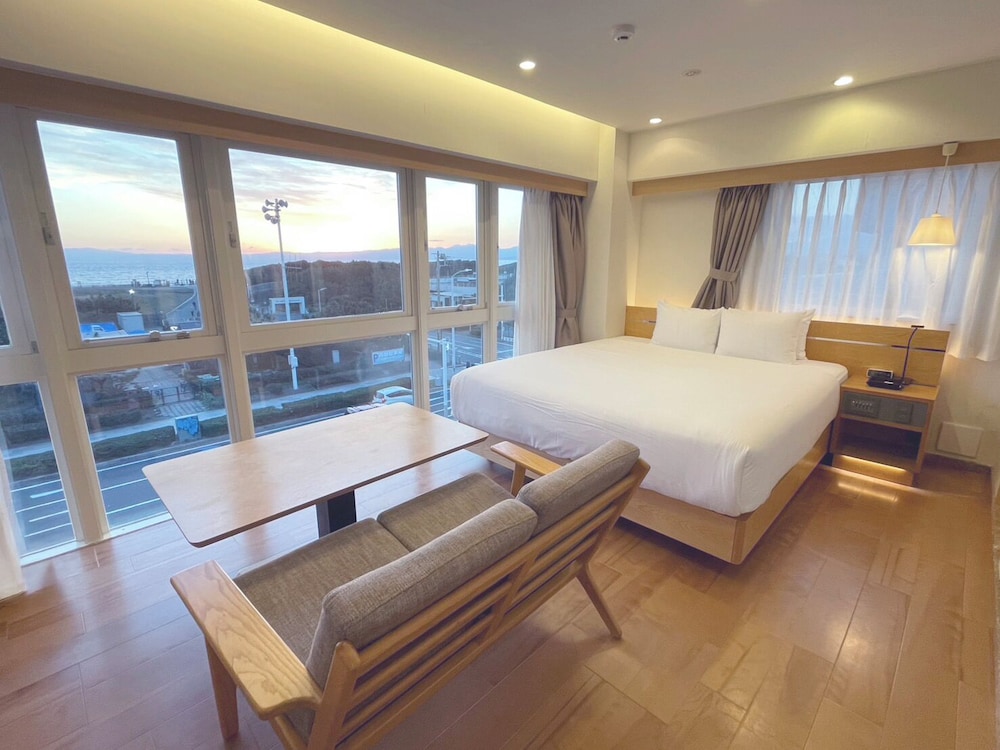 Breath Hotel 15/48
