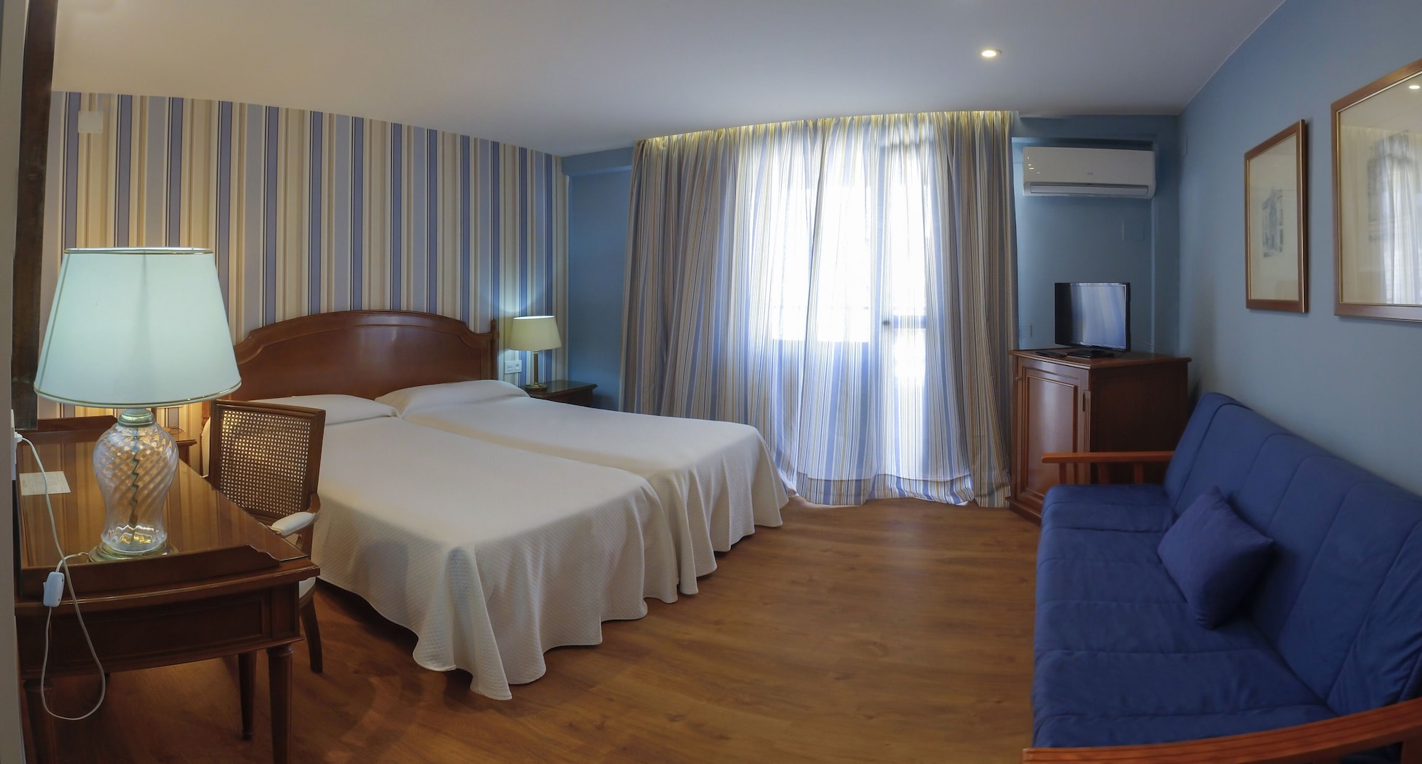 غرفة قياسية ثلاثية بسرير مزدوج وسرير فردي، La Barracuda Hotel 7/10