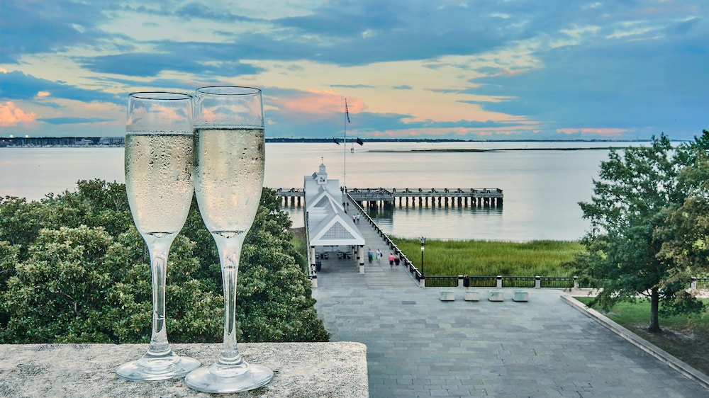 HarbourView Inn 3/46