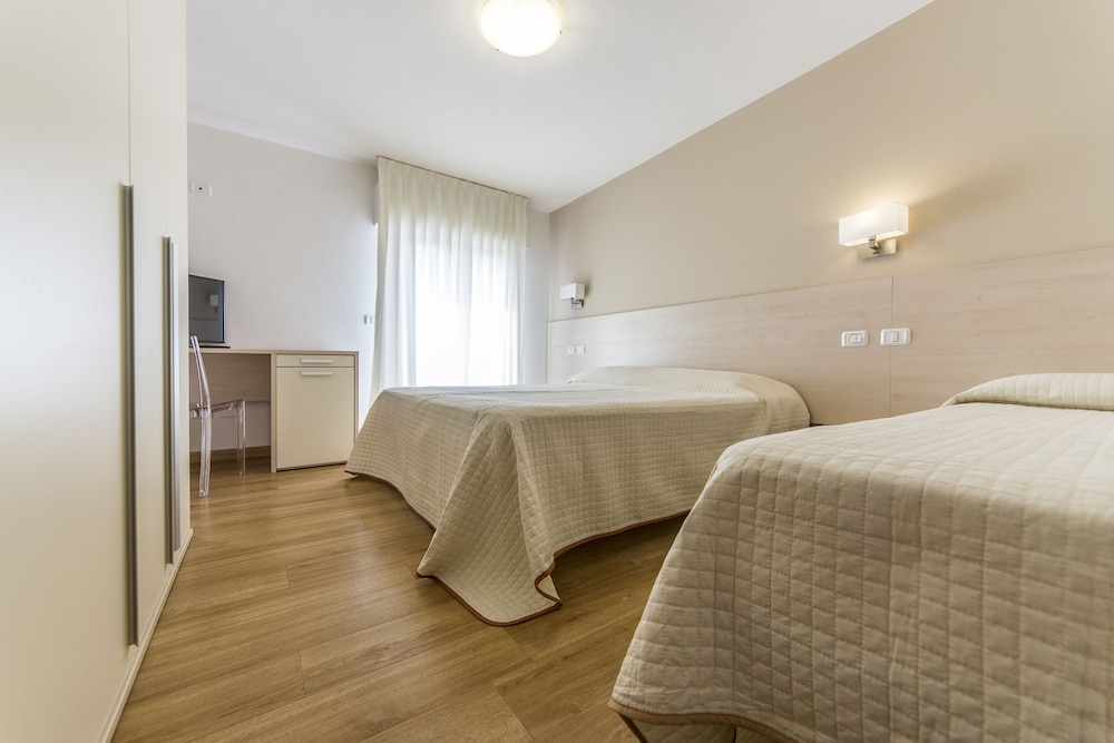Hotel Silvia 6/36