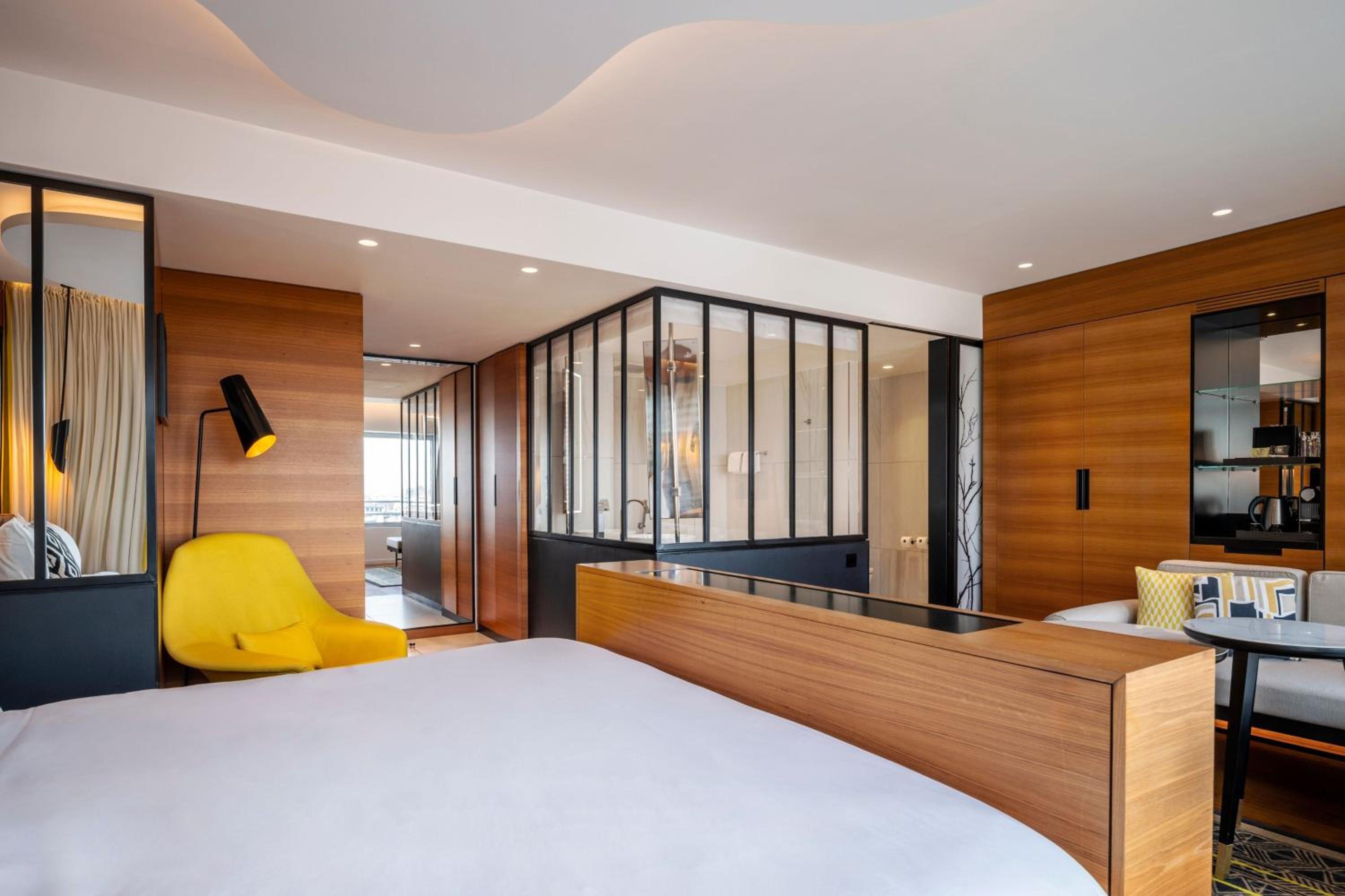 Skyline, Suite, King Bed, Skyline View