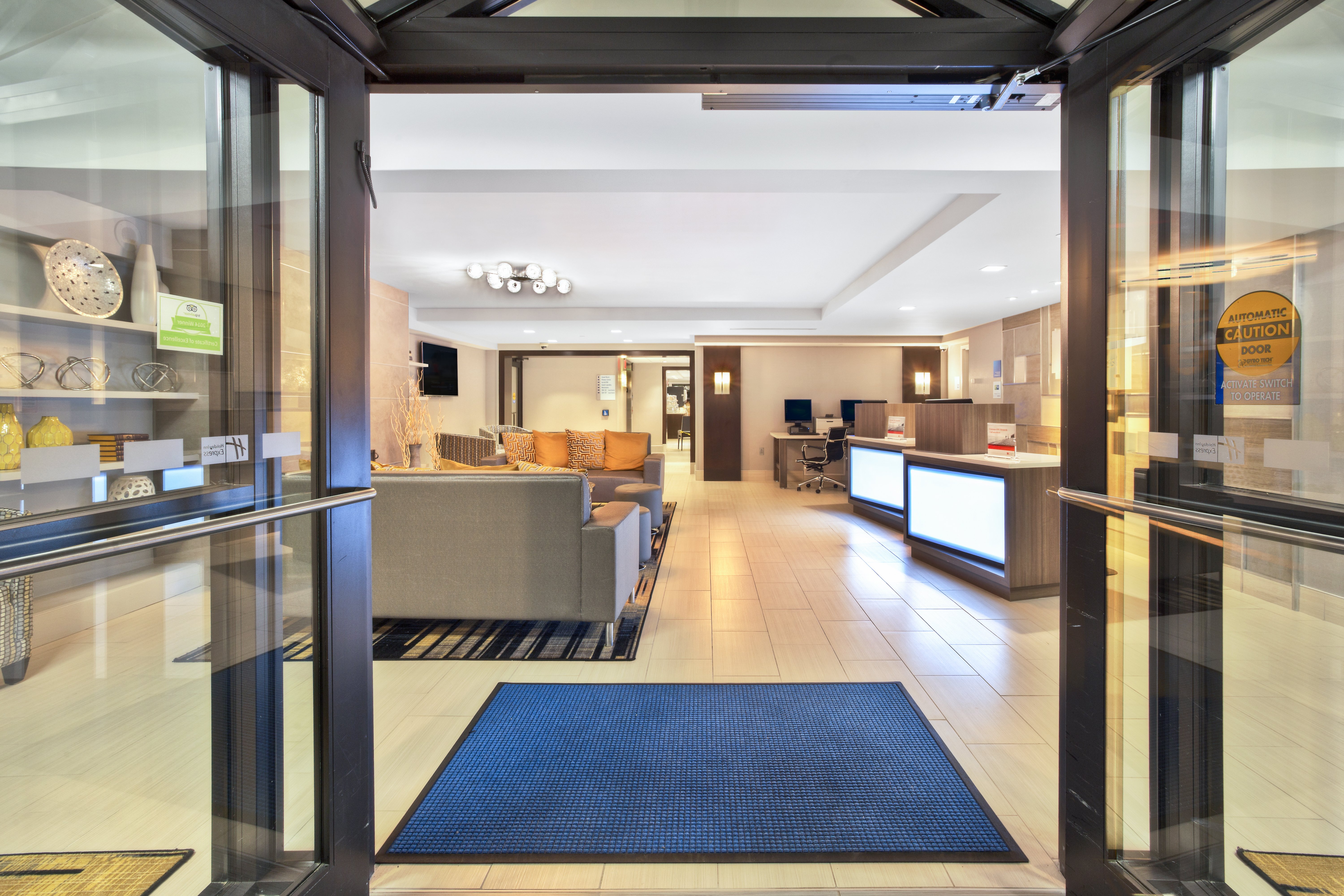 Holiday Inn Express Boston-Waltham 33/44