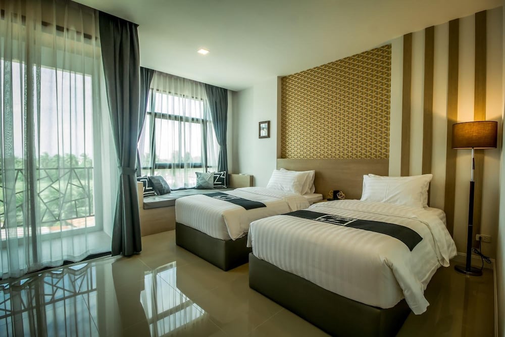 Triple Z Hotel 15/56