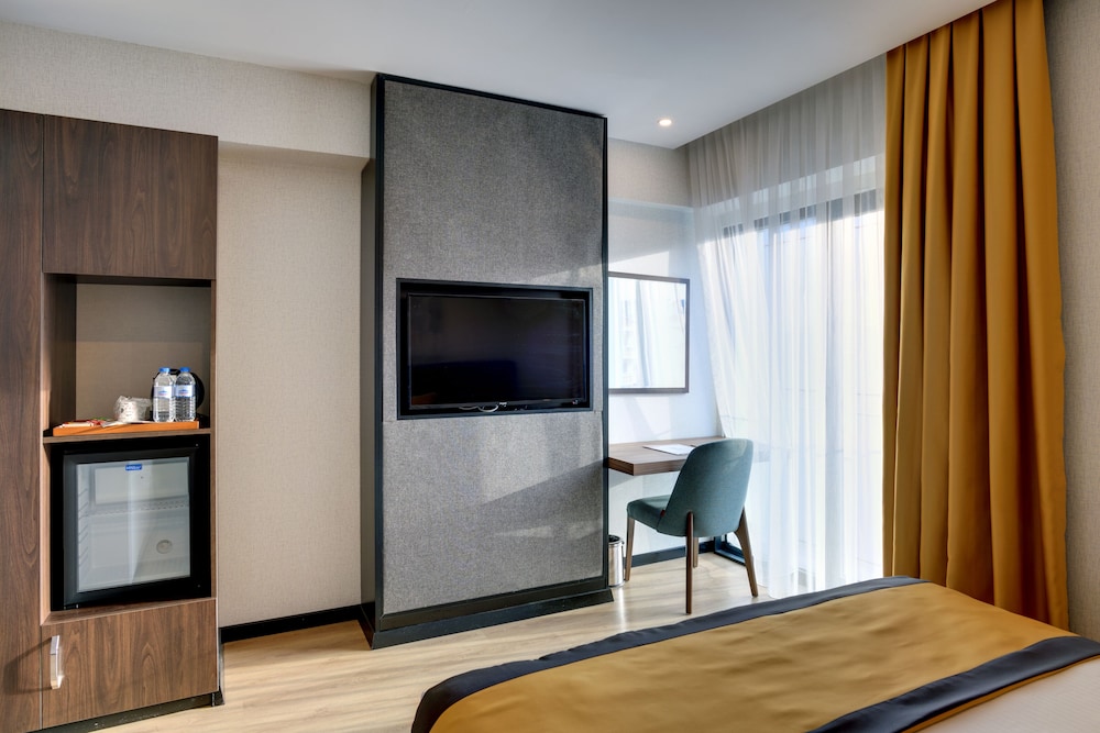 Leo Suites Hotel 32/37
