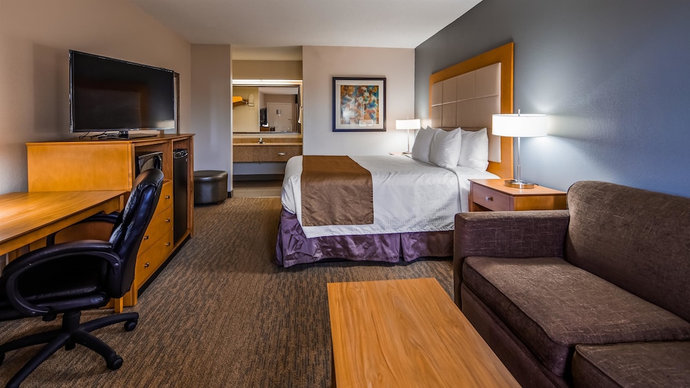 Best Western Airport Inn 33/40