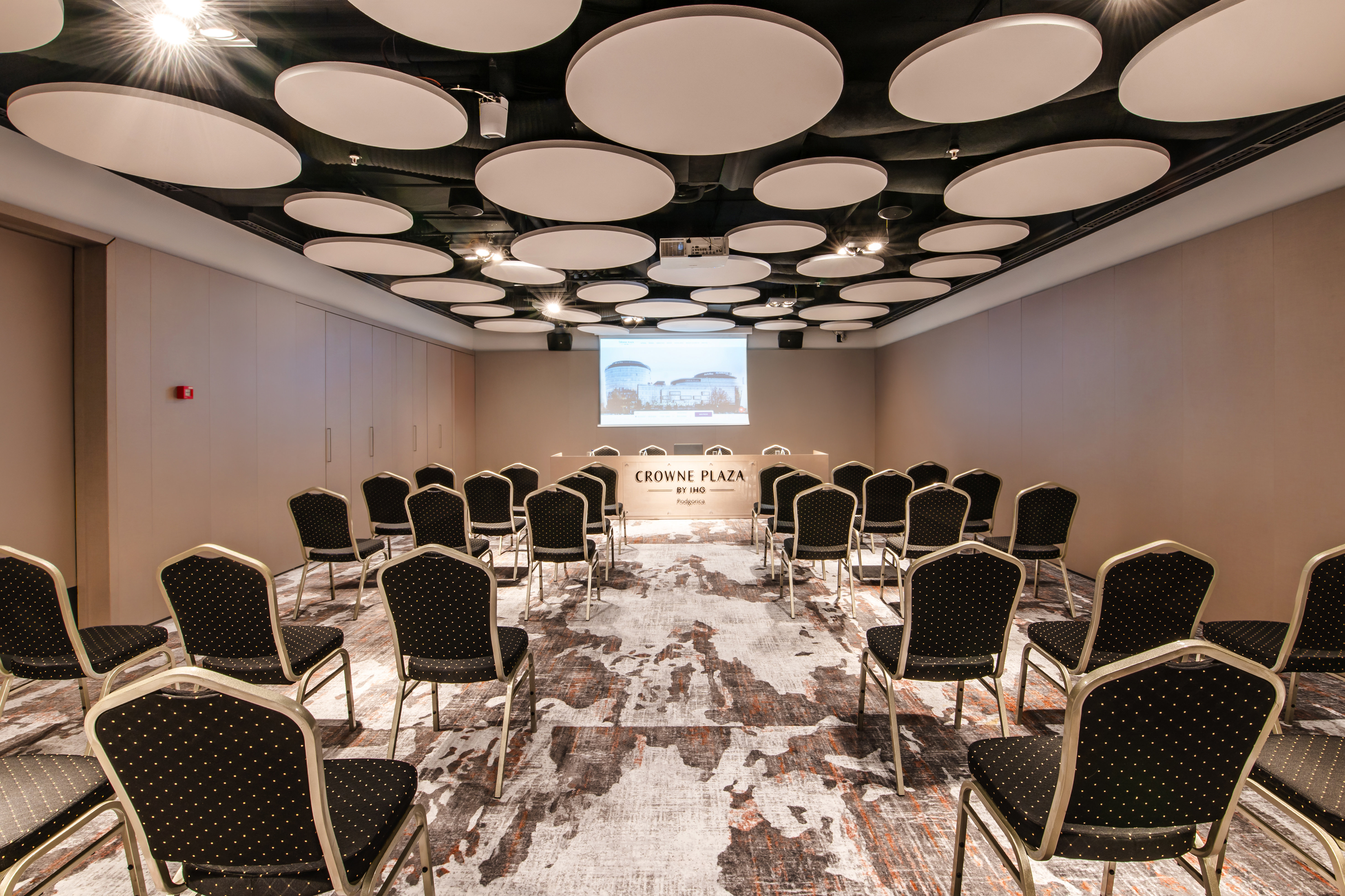 Crowne Plaza Podgorica by IHG 68/78