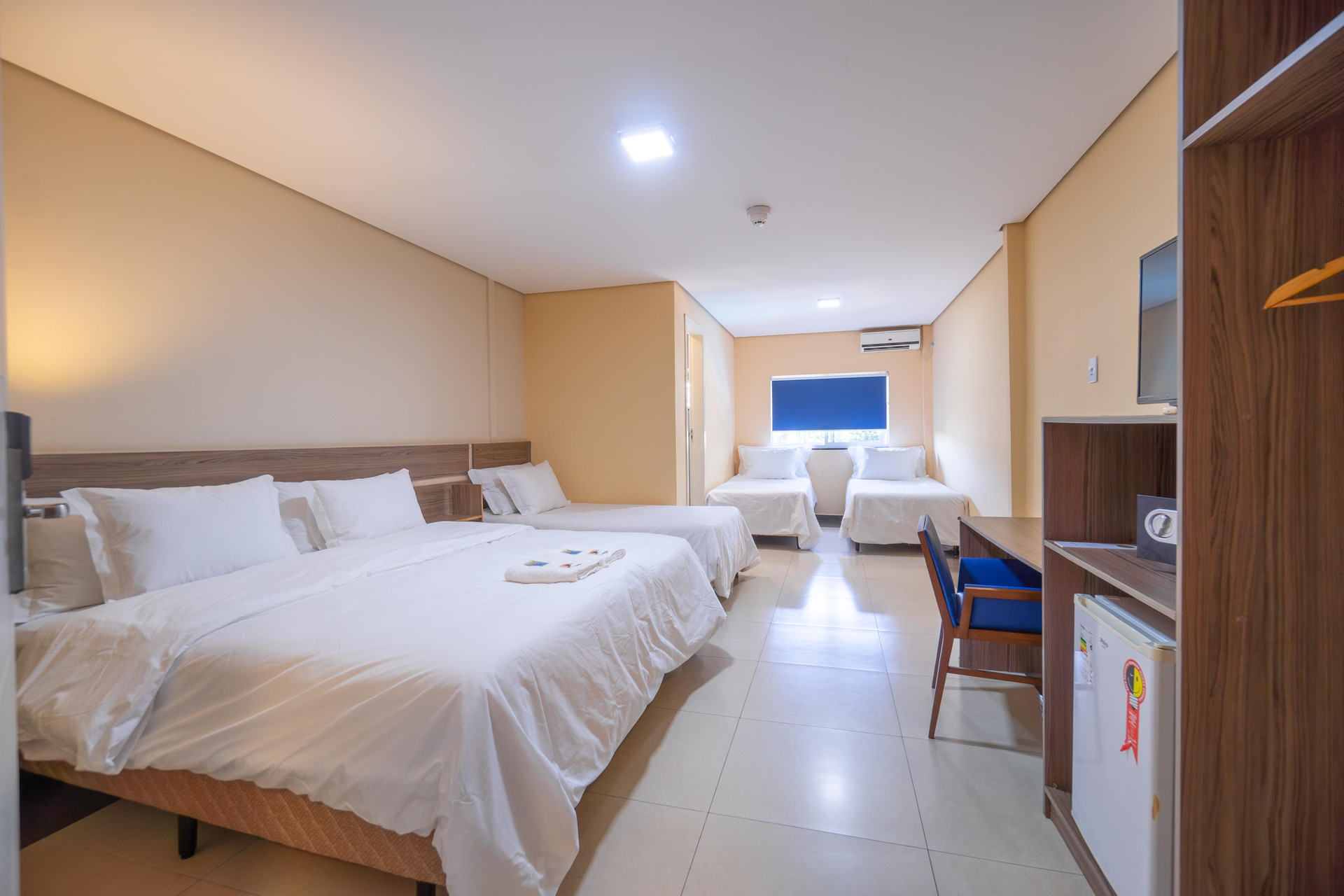 Room, Quintuple