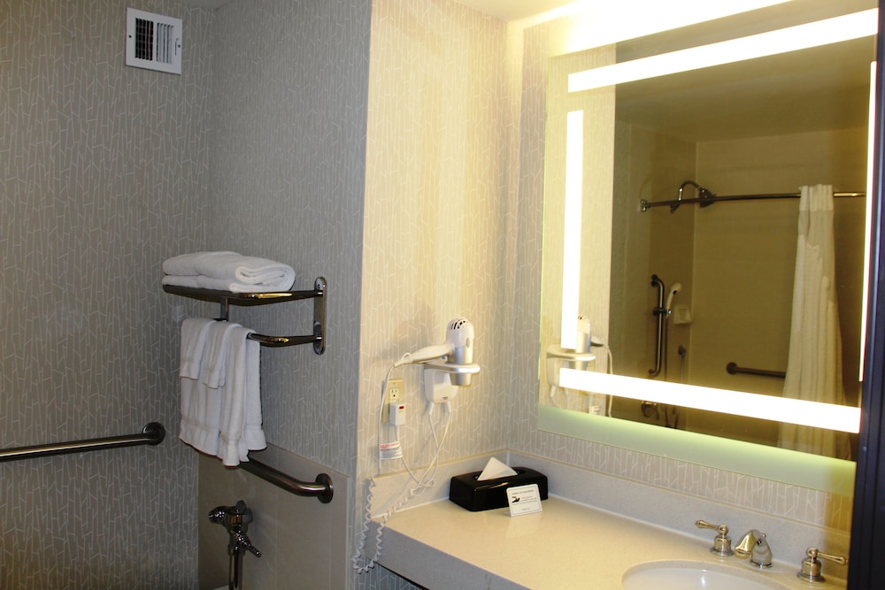 DoubleTree by Hilton Buena Park 10/57