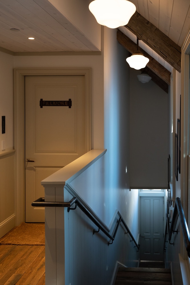 Public House Lofts by Eleven 36/49