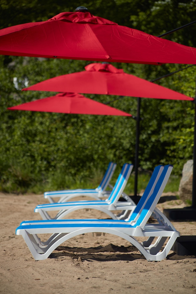 Touchstone Resort 51/57