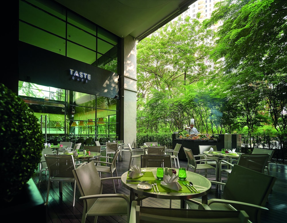 G Hotel Gurney 49/60