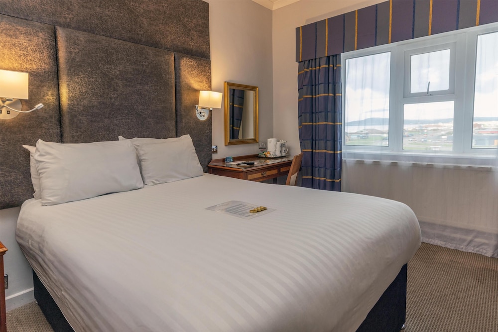 Standard, Double Bed, Sofa, Best Western Aberavon Beach Hotel 3/8