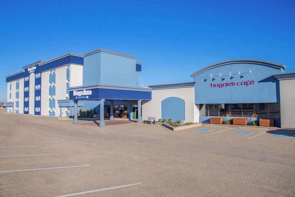 Days Inn & Conference Centre by Wyndham Camrose Norsemen 56/61