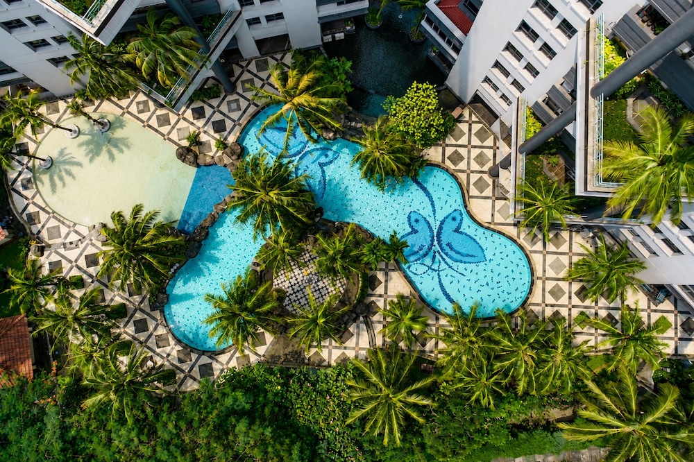Grand Tropic Suites Jakarta 56/64