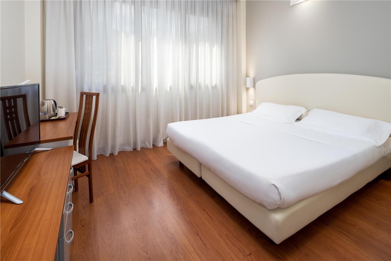 Standard, Twin Beds, King Bed