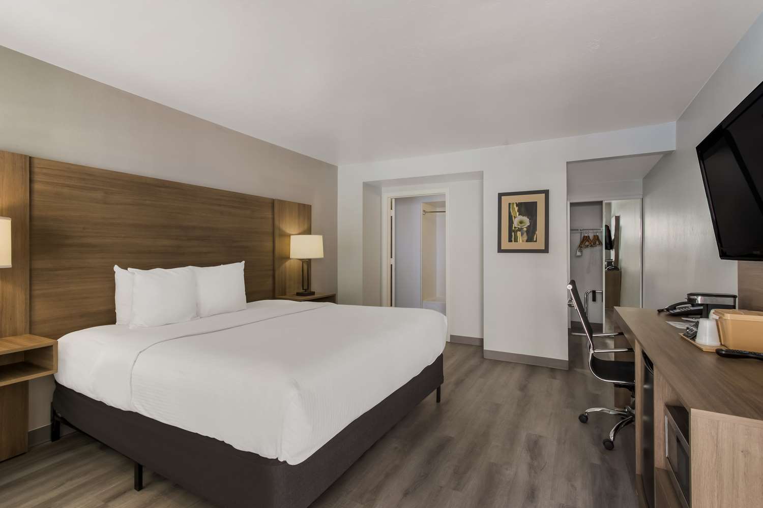 غرفة بسرير كينج، Baymont Inn & Suites by Wyndham Tempe University/Phoenix 2/5
