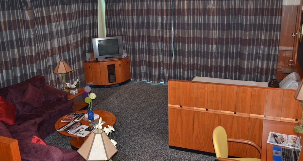Gulf Court Hotel 6/50