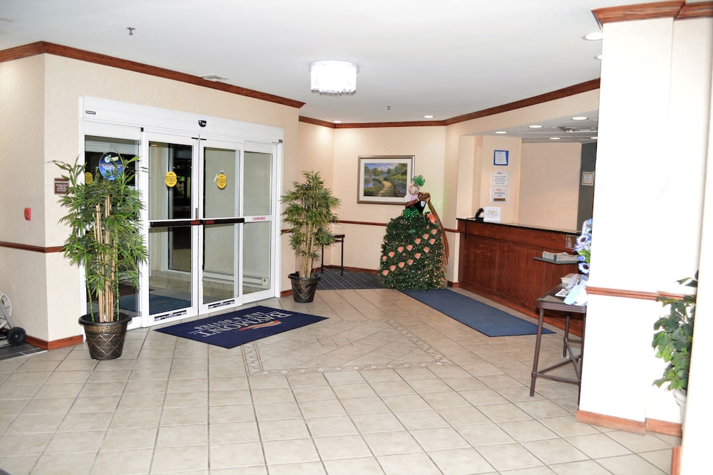 Baymont by Wyndham Waterford/Burlington WI 7/43