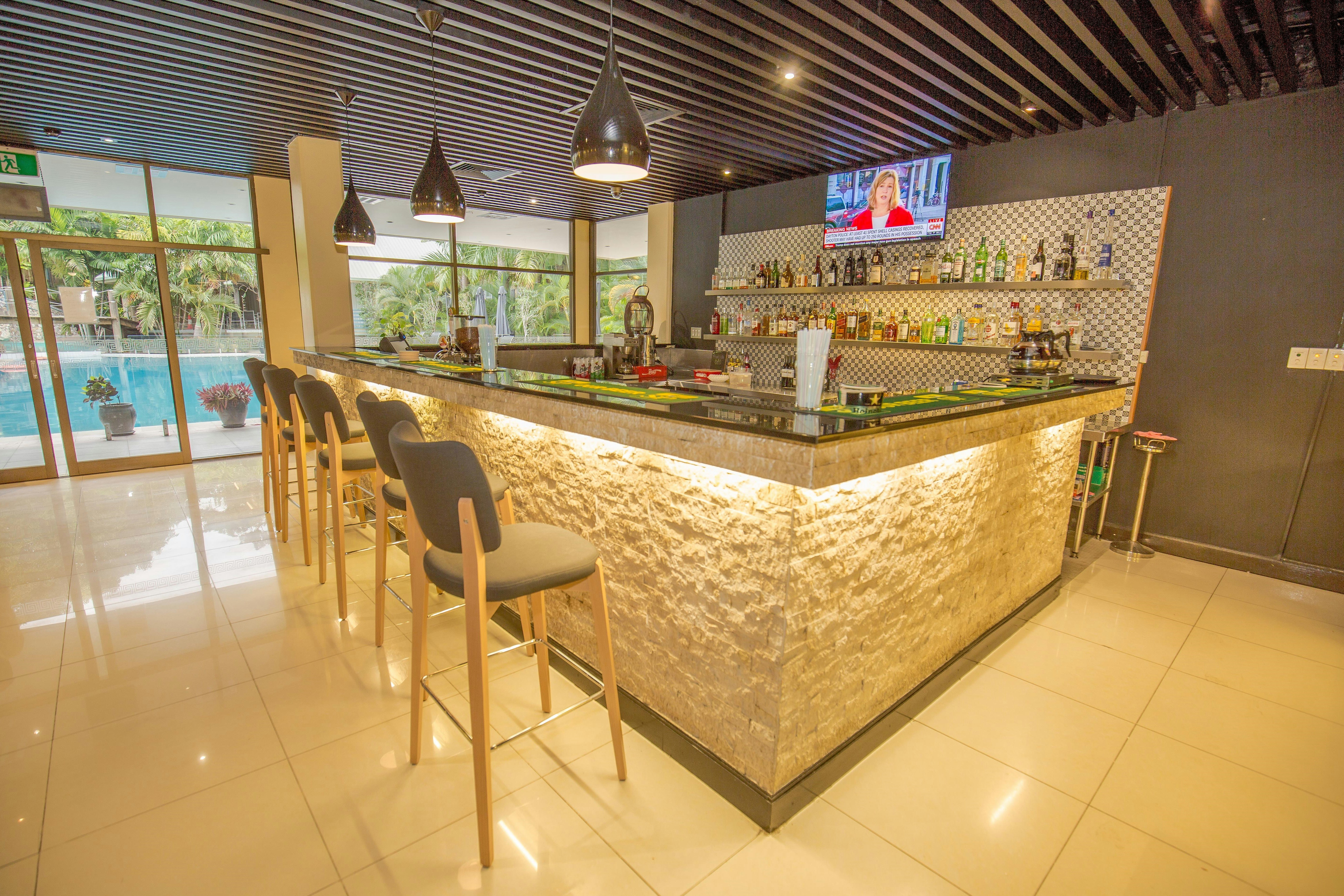 Gateway Hotel 2/30