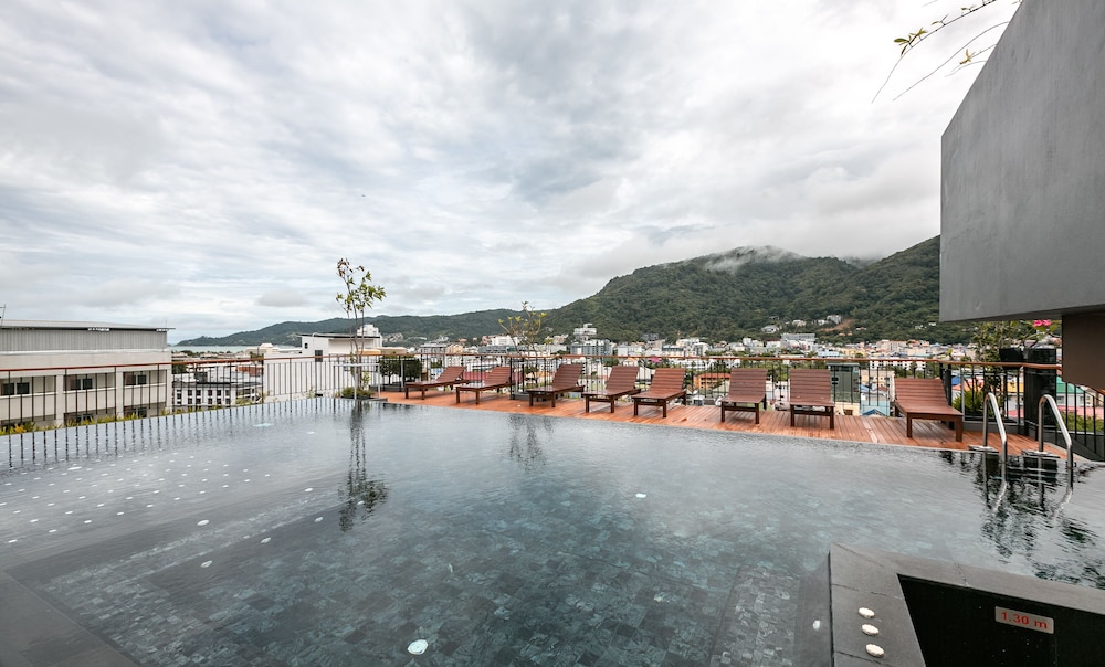 Rak Elegant Hotel Patong 63/69