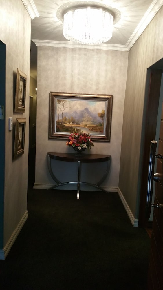 Bayswater Lodge 9/100