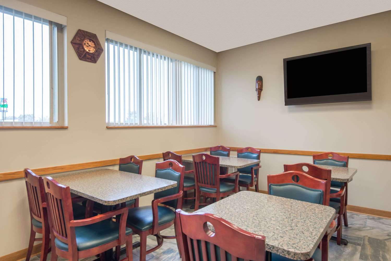 Super 8 by Wyndham Youngstown/Austintown 8/12